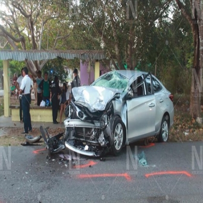 Pareja se salva de morir en la Umán-Samahil