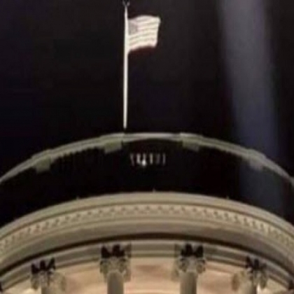 1776 ¡Bandera ondeando sobre la Casa Blanca! SEÑAL DE REVOLUCIÓN