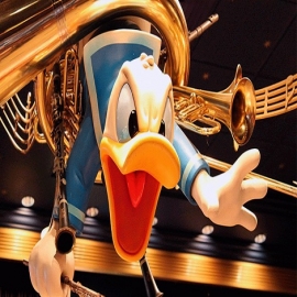 Critican a Disney por introducir a “papás gays” en serie animada DuckTales