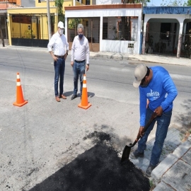 El Ayuntamiento realiza de manera continua labores de bacheo y mejoramiento de vialidades