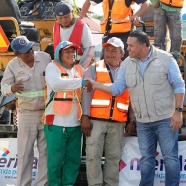 Renán Barrera trabaja en la rehabilitación de las vialidades para extender su vida útil