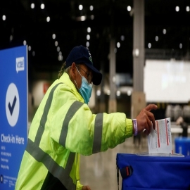 Registros electorales dan cuenta de votos de muertos en Nueva York
