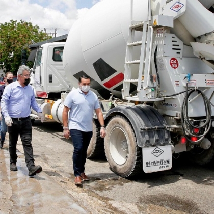 El mejoramiento de calles no se detiene por la pandemia, afirma el alcalde Renán Barrera