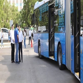 Presenta el Gobernador Mauricio Vila Dosal, la unidad de prueba articulada que funcionaría para atender la alta demanda en la ruta Periférico del Sistema de transporte público “Va y ven”