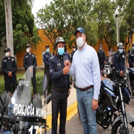 El constante mejoramiento de las condiciones de la Policía Municipal mantiene a Mérida como una ciudad segura, afirma el alcalde Renán Barrera Concha