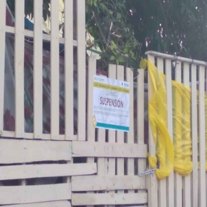 Suspenden tres negocios en semáforo naranja en Playa del Carmen