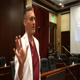 El Dr. Cole sobre las vacunas Covid: «Hemos visto más muertes por esta inyección que por todas las vacunas en los últimos 20 años combinadas»