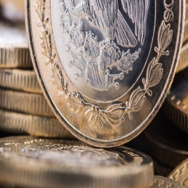 El peso se aprecia 0.21% y ‘le saca’ la sesión al dólar