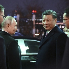 Golpe al dólar: los BRICS analizan emitir su propia moneda y adoptar el patrón oro