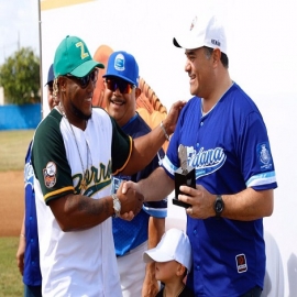 El alcalde Renán Barrera acude al primer partido de la Serie Final de la Liga Meridana de Invierno 2019-2020