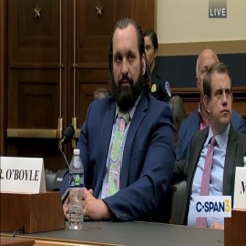 Ex agente del FBI testificó ante el Congreso: “El gobierno de Biden y el FBI han creado un sistema orwelliano para silenciar la oposición”
