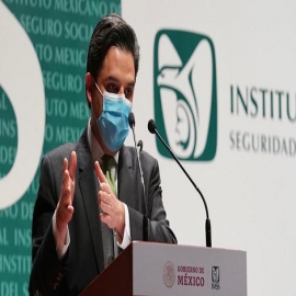Zoé Robledo pide a médicos evitar “el agandalle” e influyentismo con la vacuna contra la COVID-19