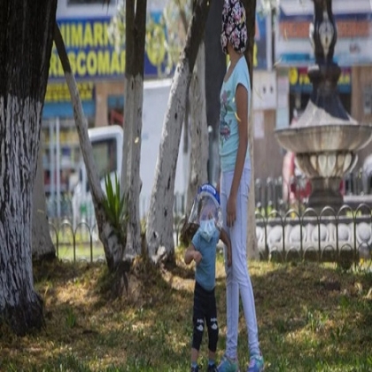 Reportan la muerte de una niña de 2 años que recibió la segunda dosis de Pfizer solo 6 días antes