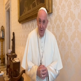 Es momento de pedirle a la Madre por todo el mundo, dice el Papa a peregrinos en Fátima